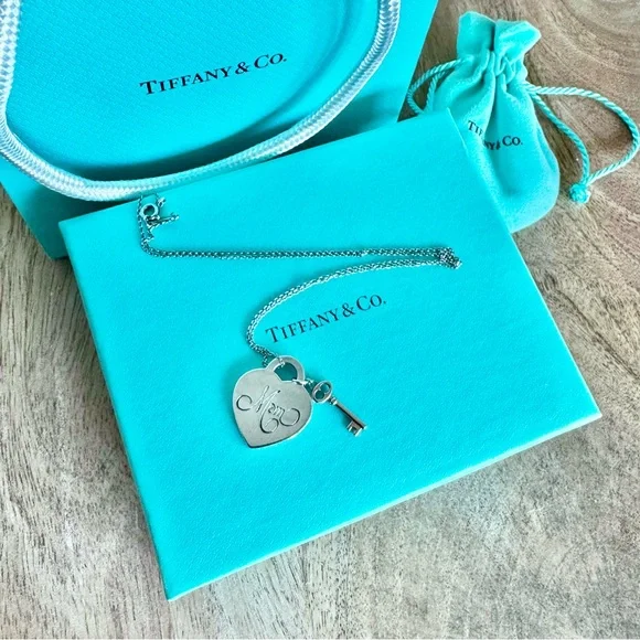 Tiffany Hearts® Mom Heart Key Pendant Silver & Rubedo® metal - Picture 5 of 6